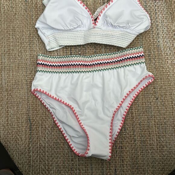 Shell Stitch Bikini Bralette & High Waist Bottoms Set - Picture 3 of 3